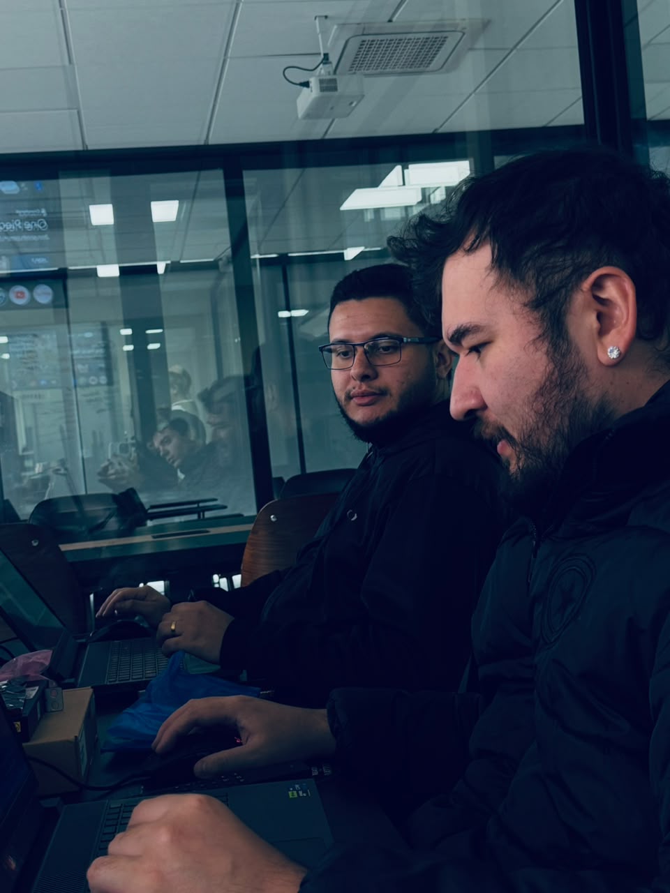 Equipe técnica da Athon Networks em operação